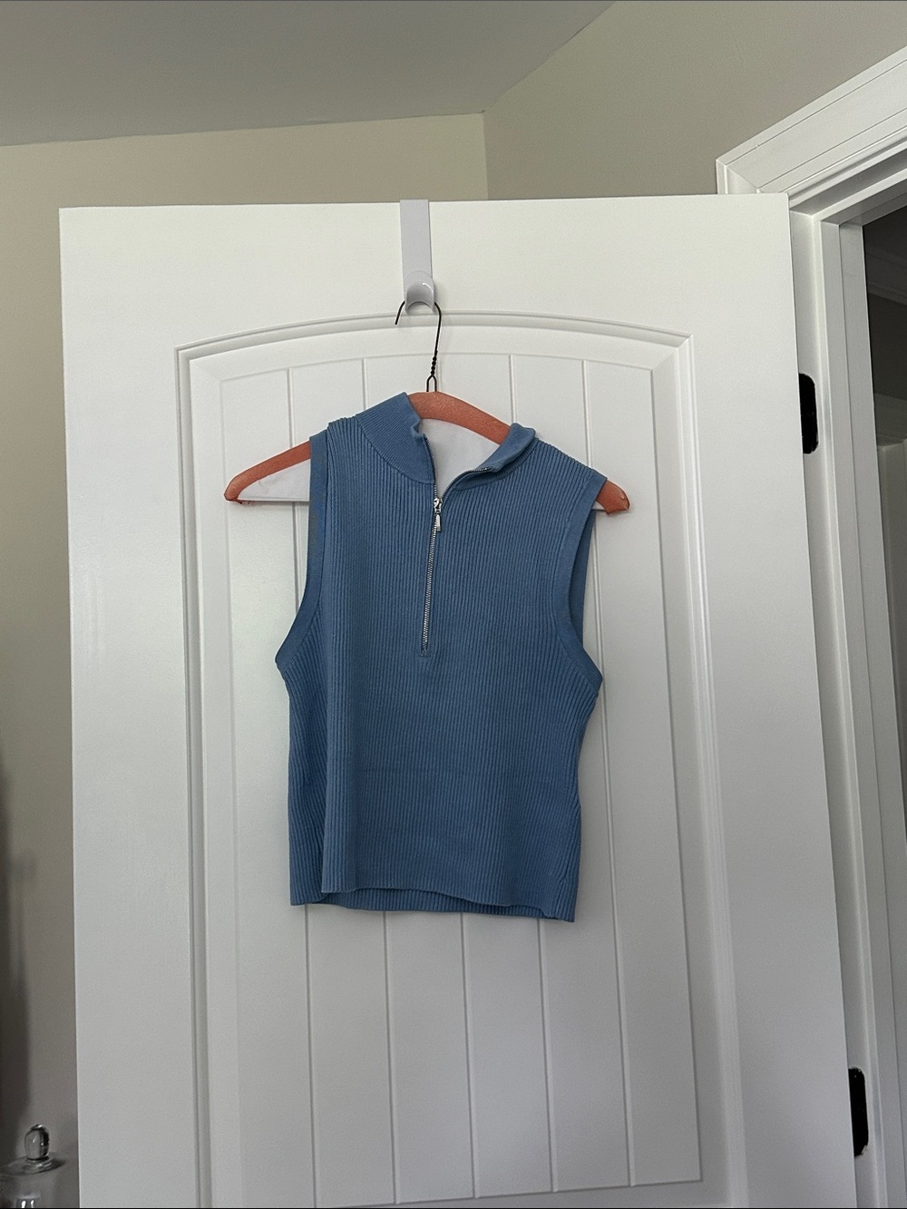 Abercrombie & Fitch Sleeveless Ribbed Zip Mock Neck Top - Blue - Picture 2 of 3